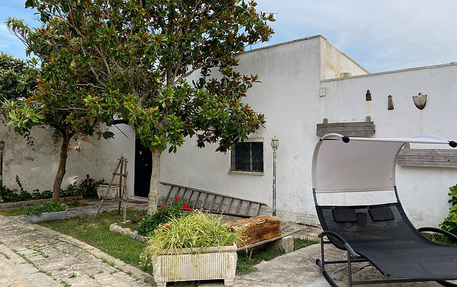 Il Piccolo - Accommodates: 4 Beds: 1 Queen, 1 King four-poster.