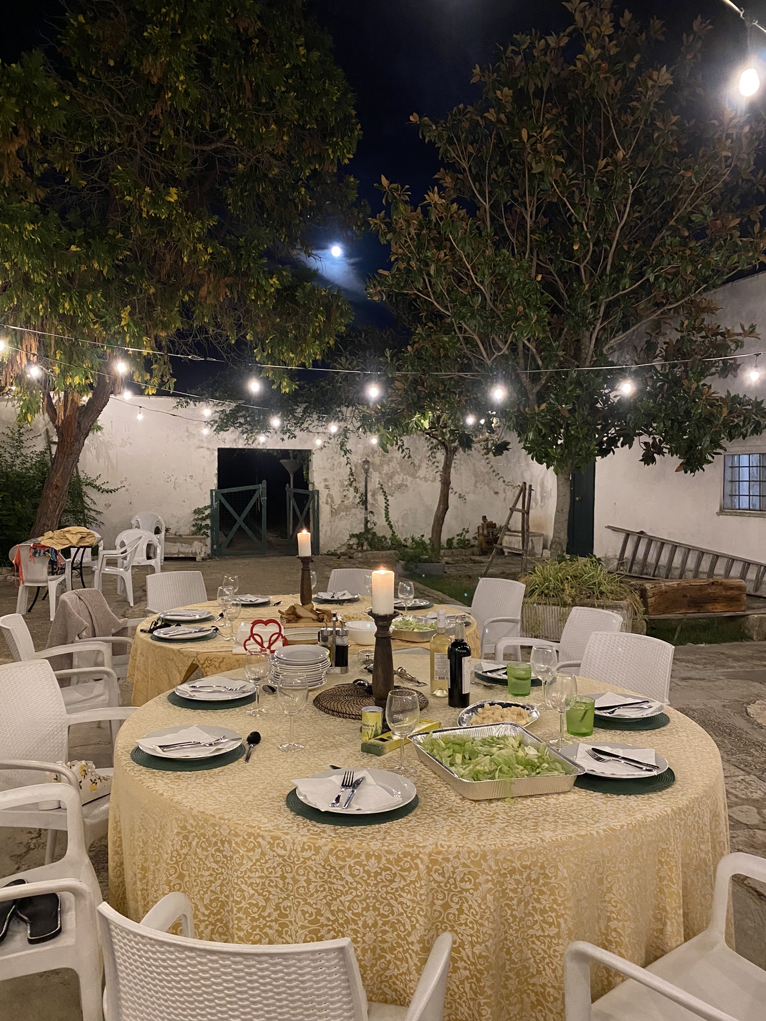 Il Piccolo - Accommodates: 4 Beds: 1 Queen, 1 King four-poster.