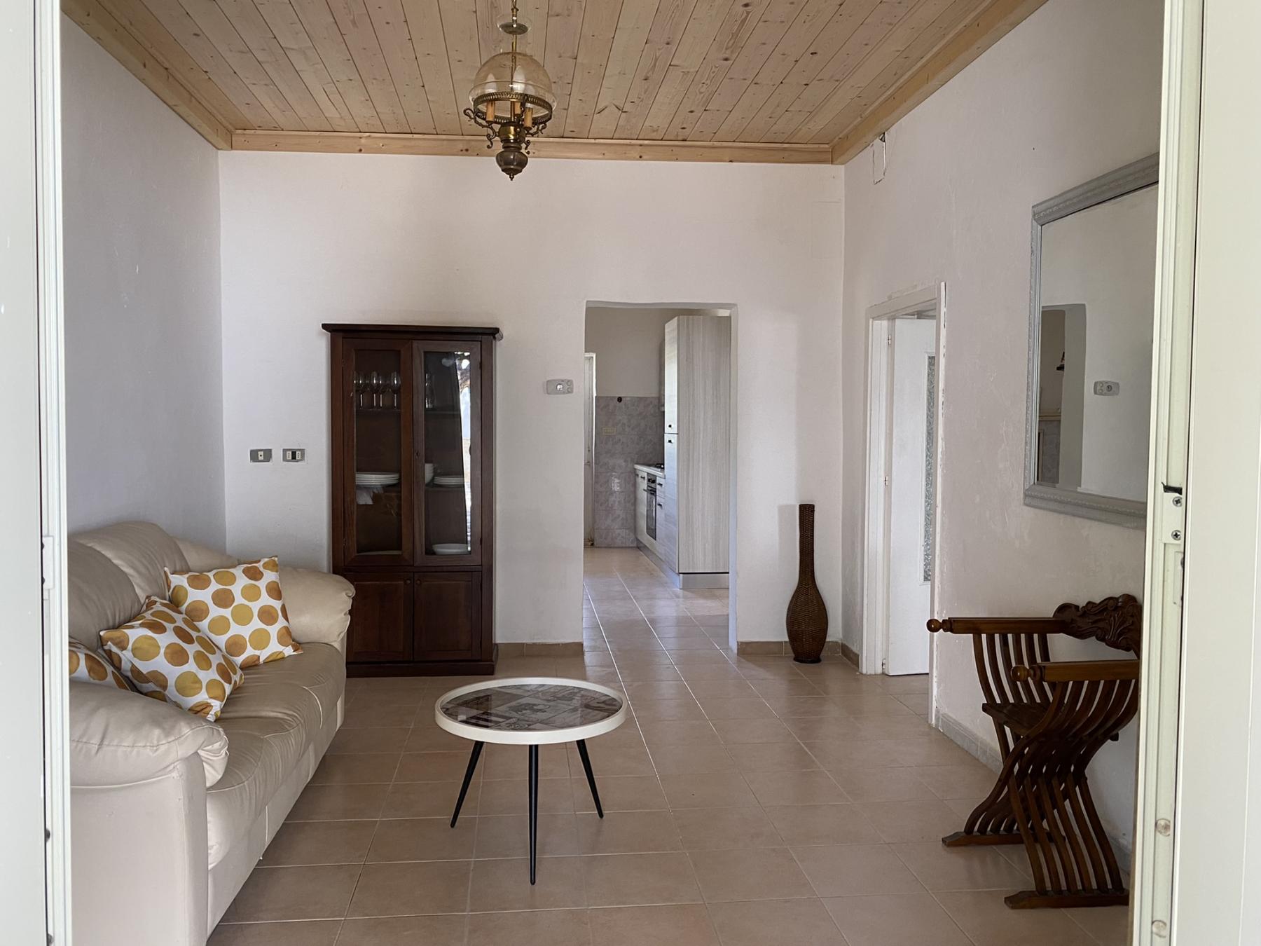 Il Piccolo - Accommodates: 4 Beds: 1 Queen, 1 King four-poster.