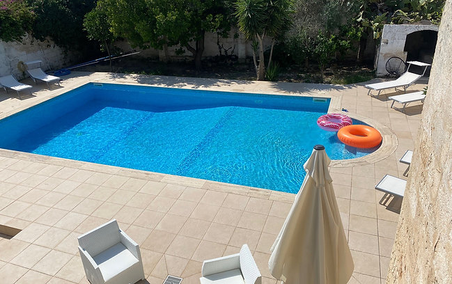 Sunset Suite - Accommodates: 4 Beds: 1 Single, 1 King four-poster, 1 sofa bed