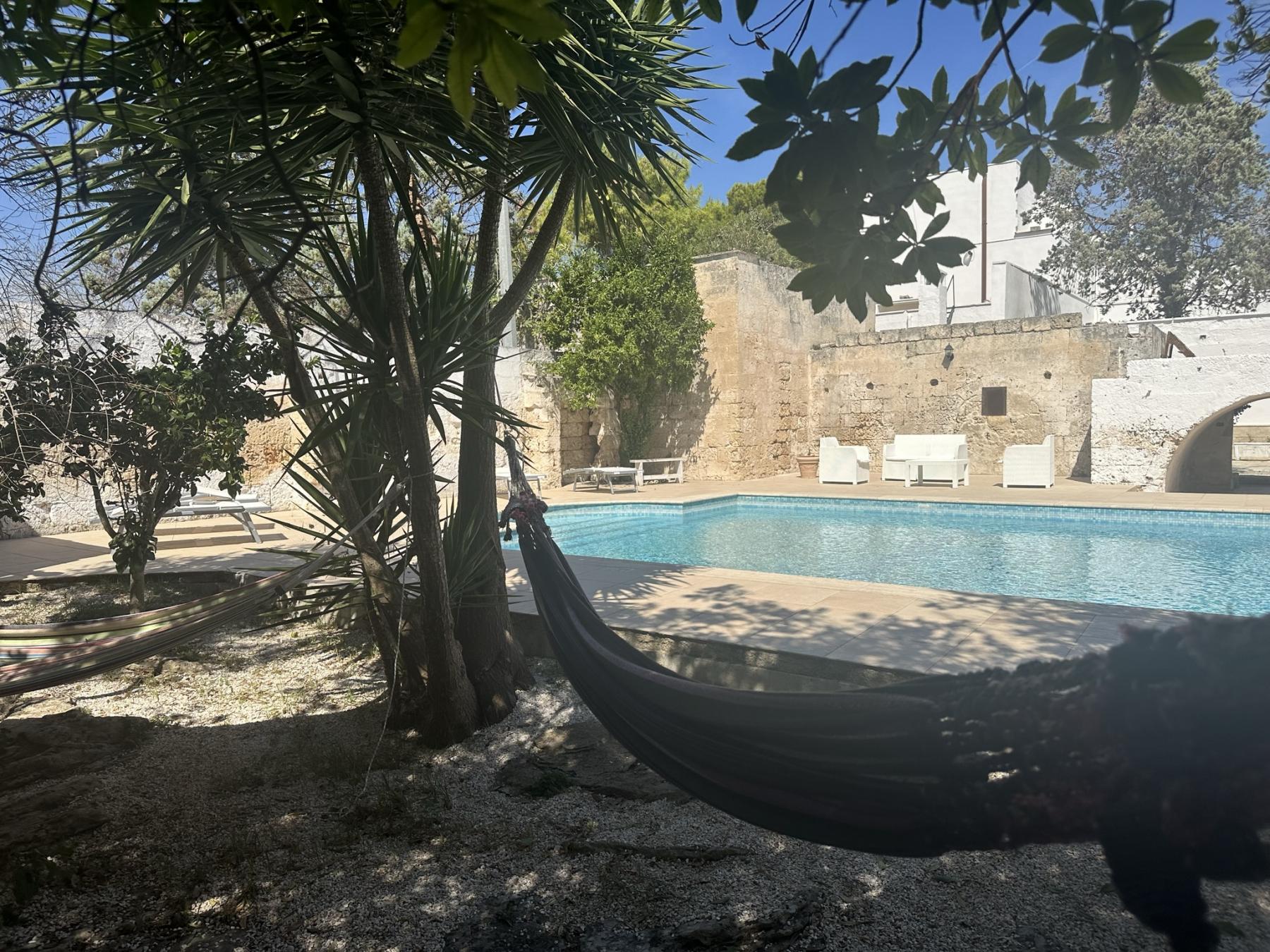 Sunset Suite - Accommodates: 4 Beds: 1 Single, 1 King four-poster, 1 sofa bed