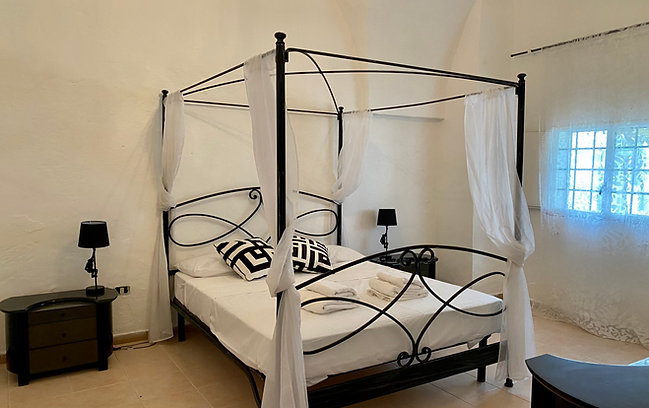Masseria Terra di Marina - Posti letto: 19 Letti: 6 singoli, 6 matrimoniali (intera proprietà)