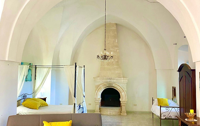 Masseria Terra di Marina - Posti letto: 19 Letti: 6 singoli, 6 matrimoniali (intera proprietà)